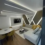 Delux President Centar Ii *