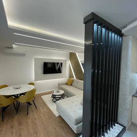 Delux President Centar Ii *